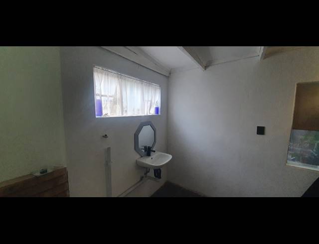 1 BEDROOM FLAT TO LET IN HEIDELBERG CENTRAL